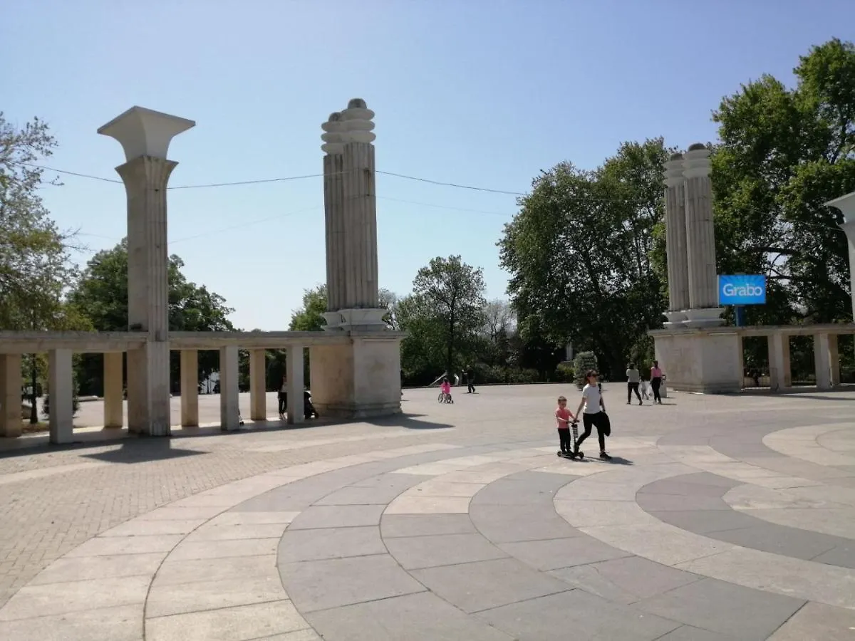 Top Center Apartment And Rooms Varna