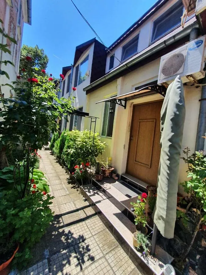 Top Center Apartment And Rooms Varna